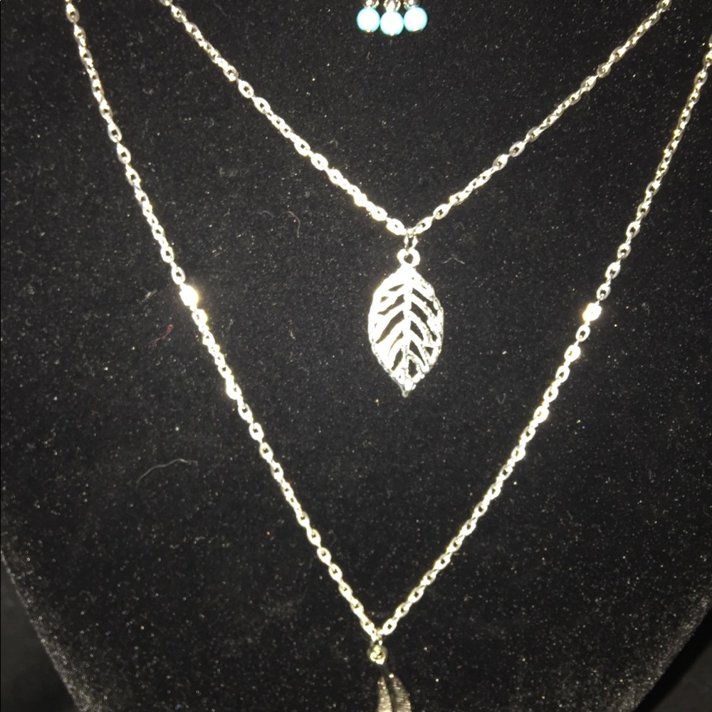 Layered necklace - Picture 3 of 6